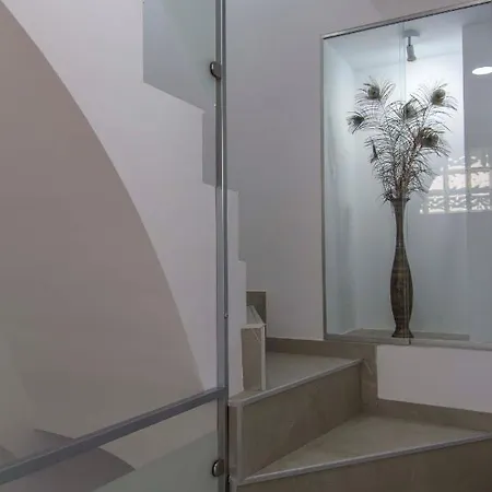 Tandem House Apartment